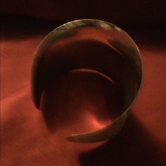 CLEARANCE: Metal Cuff Bracelet - Picture 4 of 8